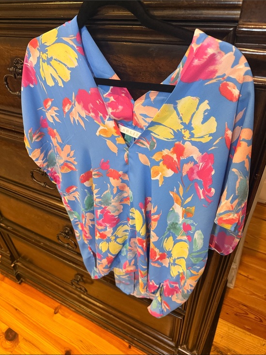 Karlie Tops - Karlie Top size Small